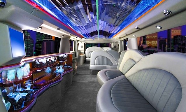 20 passengers party bus